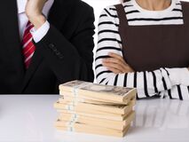浮気の慰謝料の相場って？浮気された時に知っておきたい慰謝料の取得方法と相場